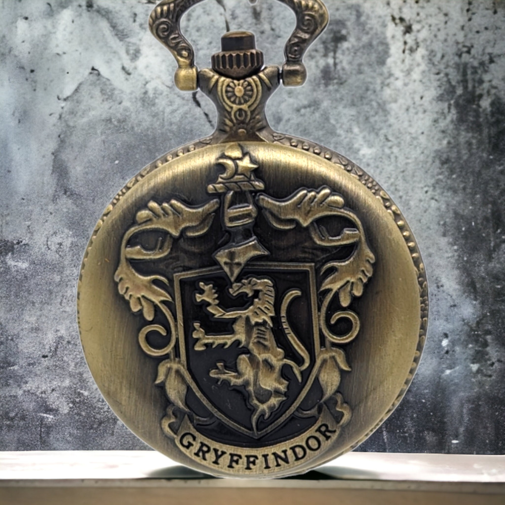 Harry Potter Gryffindor NEW Gift Pocket Watch Hogwarts House Wizard